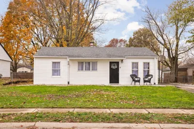 Cozy 3 Bedroom Bungalow in Noblesville-Newly Remodeled