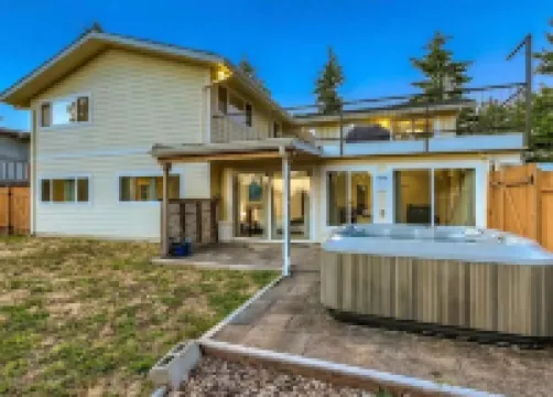 5min from Airport! Sleeps 16+! Great location. Close to everything⭐