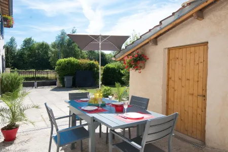 Gîte la Blanche Longère, Furnished Holiday Home, Graded Отели в г. Компертри