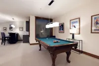 12MM Aspen Residence -Walk to Town & Ski Slopes by Aspen Vacation Rentals®