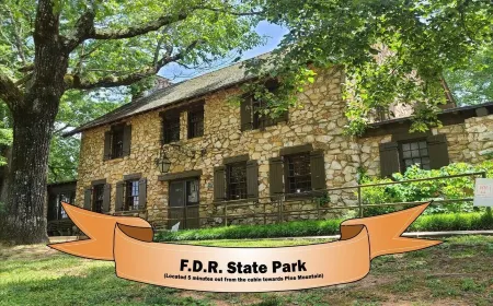 Visit Callaway's Fantasy in Lights at Mountain Getaway - Fiber Wifi and Hot Tub!