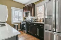 King Bed @ The MadiZEN. No Cleaning Fee! Central Midtown Location!
