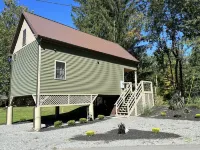 Parsons Riverside Retreat: Steps away from a rolling mountain stream and trails タッカーのホテル