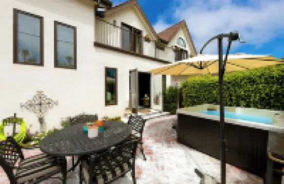 La Jolla Beach House. 2 Minute Walk to the Beach!