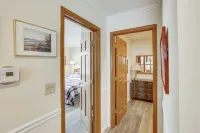 Asher's Lake Michigan Premier 2 BR Beachfront Penthouse Condo - Book today!!