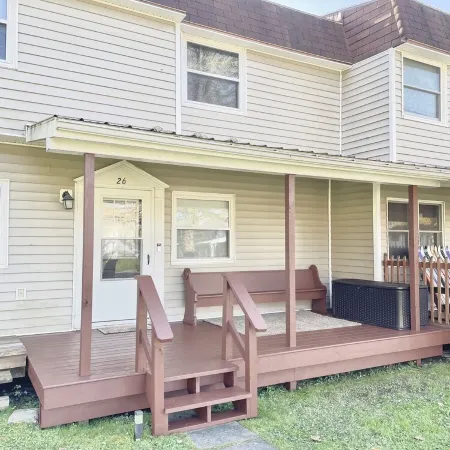 New! Ideal location! Walk to Town! Family Fun! Mountain/Park Views! Pet Friendly