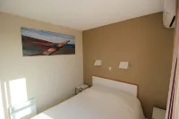 Duplex 40m2. sea view and golf. Loggia and solarium. 2/3 pieces. CAP ESTEREL VILLAG