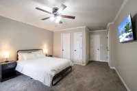 Lake Norman Townhome 2 Master BRs + Parking