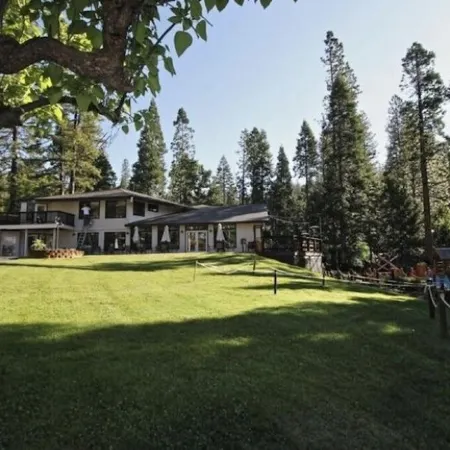 Black Bear Den ~ Access to Private Lake! Heat and AC