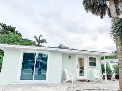 Longboat Key beach house - 5 min walk to the beaches and top local restaurants 퍼블릭 비치 액세스 주변 호텔