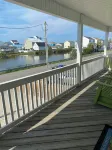 4 Br, 3 Bath Cherry Grove Retreat Near CG Pier, Private Pool, 1 Block to Beach