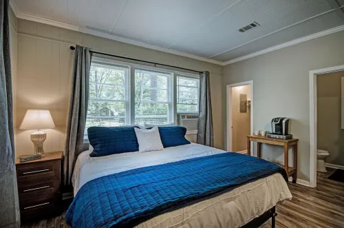 Convenient/Safe Location: Studio APT near WholeFoods