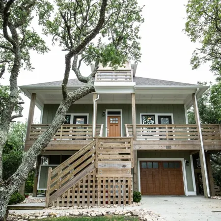 Modern Soundfront Studio, Pier access, Sunsets, Fishing, Watersports, Beach