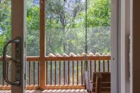 Fabulous place close to all that Oak Island has to offer!