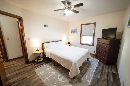 2 E-Bikes & Kayaks included & No Cleaning Fees!!