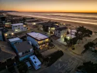 Strandcastle - Oceanview  - Dog Yard - SO much Parking! - Steps from Sand