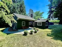 Gem in Milwaukie 2 bedroom - 2 Bathroom -  Huge yard Hôtels à : 
