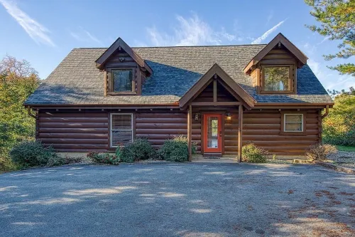 Views! Sleeps 16! 4Bed 4Bath. 5 Min to Pigeon Forge!