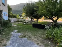 Apartment like a house 4 p 95 m2,3 bedrooms mountain view - outside access Hotels in Barcelonnette