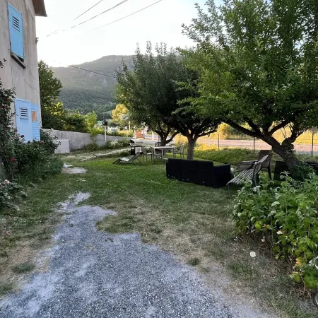 Apartment like a house 4 p 95 m2,3 bedrooms mountain view - outside access