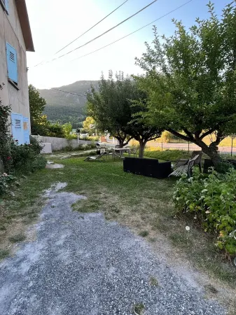 Apartment like a house 4 p 95 m2,3 bedrooms mountain view - outside access Отели в г. Барселоннет