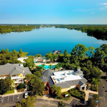 Spacious Resort Condo on Lake 10 Min from Disney-Fab Amenities100+ 5 Star Review