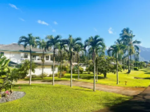 Mokihana House Kauai - 5-bedroom House with Mountain Views, Pool, Tennis and AC