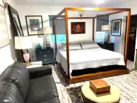 DOWNTOWN ART & ECLECTIC C