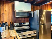 Cozy Snowline Cabin w/ Hot Tub - Minutes from Baker Hotels in Whatcom County
