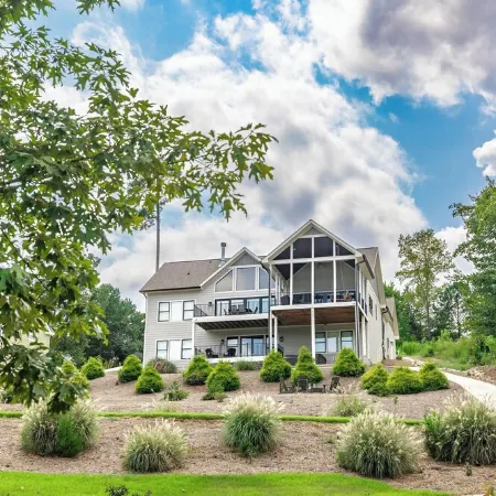 Lake Keowee waterfront Escape!