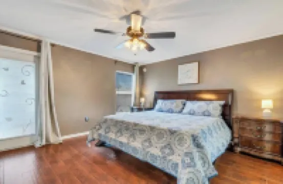 Family Fun Haven: 3 Bed/2 Bath/6 Mi to Legoland/Pet Friendly!