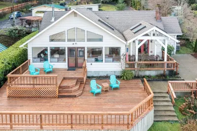 Beautiful Waterfront Getaway Hotel dekat Evergreen State College