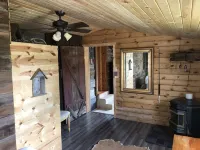 Rustic log cabin in the beautiful Wyoming Black Hills!