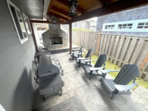 Sea La Vie - Just one block to beach and close walk to downtown!