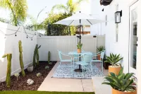 Adorable studio with easy parking on the street. Ask if you need driveway.
