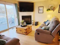 AlloWaves-Luxury Townhome w/ POOL & FISHING PIER