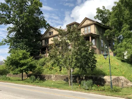 Restored 1906 3-Bedroom Townhouse Overlooking the Mississippi River Unit #1.