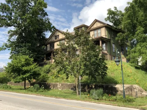 Restored 1906 3-Bedroom Townhouse Overlooking the Mississippi River Unit #1.