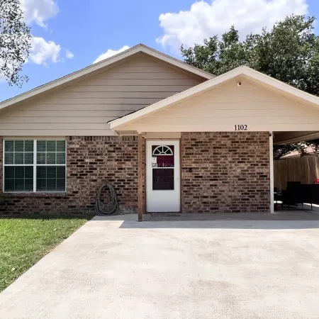 Comfy 3Bed/2Bath. EZ Access to Santa's Wonderland