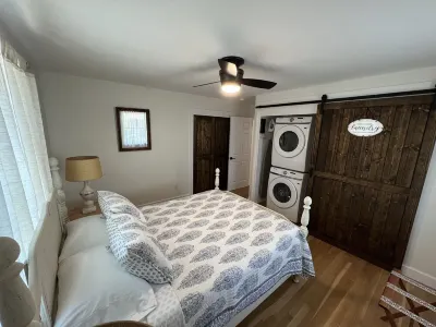 Beautiful 2BD 2BA home in small-town America Hotels in der Nähe von Hickory Landmarks Society
