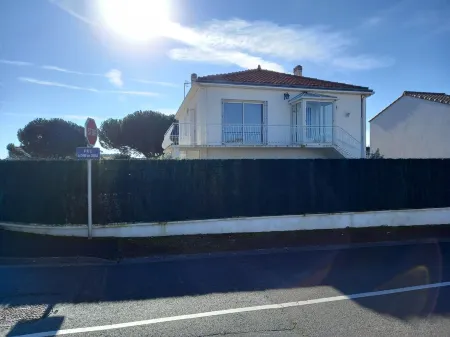 Location Saisonnière du 1ER Étage de la Maison à L'aiguillon la Presqu'ile Отели рядом с достопримечательностью «Camping Grand R»