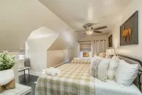 11 bedroom Lodge - Swim Spa/Hot Tub - Firepit - Game room - sleeps 26 - Wifi