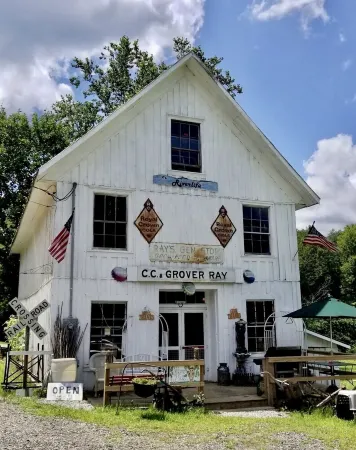 Cattail Creek, Hiking, Fishing, Creeks,Fireplace, Mtns, Scenic Views, WiFi