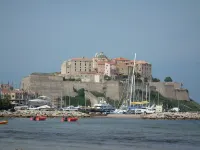 Petite Maison Avec 2 Chambres 3 Personnes Avec Terrasse Propriété Fermée