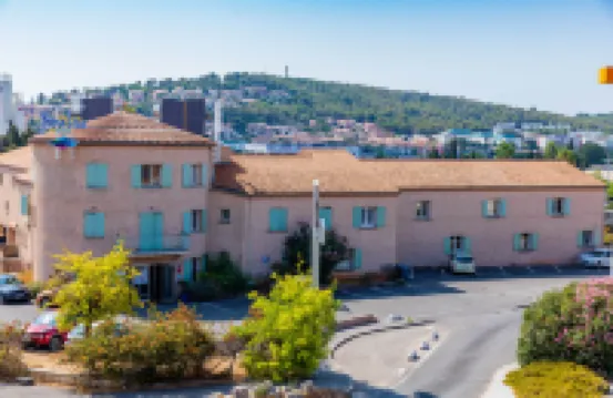 Noemys Toulon la Valette - Hotel Restaurant Avec Piscine