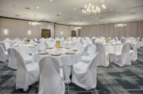 ダブルツリー バイ ヒルトン ランシング