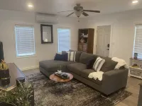 Cheerful 1 Bedroom House in the Middle of Town Hotels in Lynden