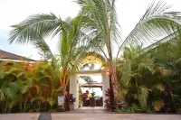 Hawaiian Cottage and Personal Paradise /BBKM 2013/0004