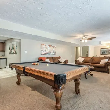 Skiers Dream Location Beautiful Large Home Close to All Ski Resorts and Downtown