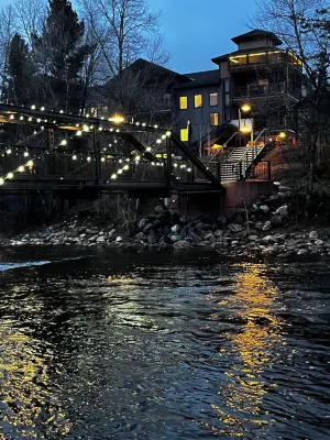 Luxury Condo - Private Hot Tub Overlooking Blue River